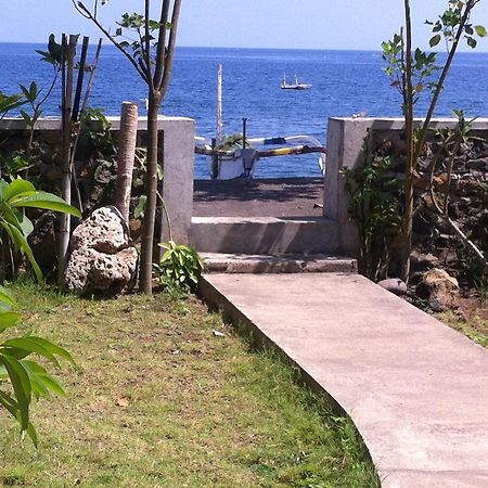 Amed Sari Beach Guesthouse Екстер'єр фото