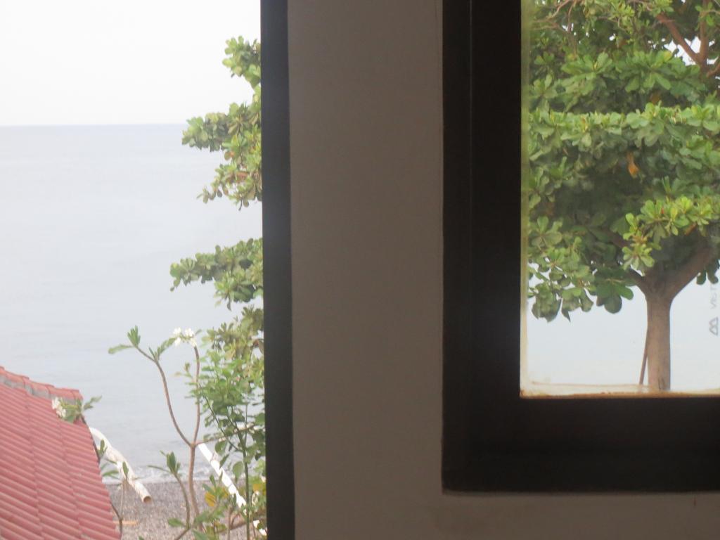 Amed Sari Beach Guesthouse Екстер'єр фото