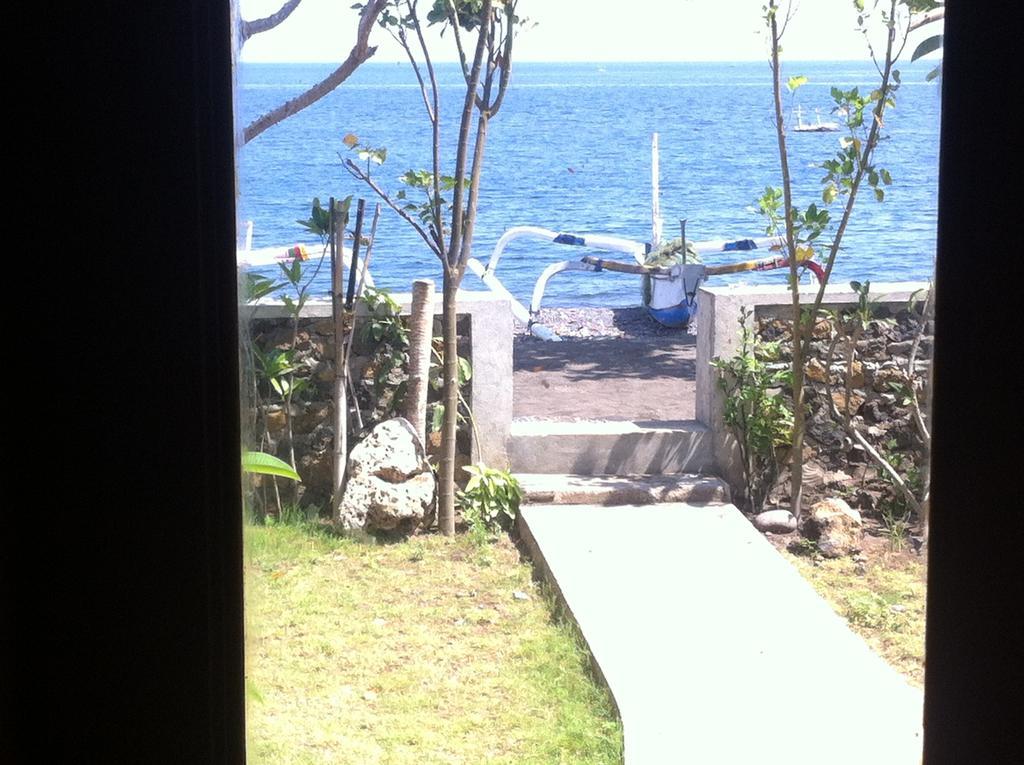 Amed Sari Beach Guesthouse Екстер'єр фото