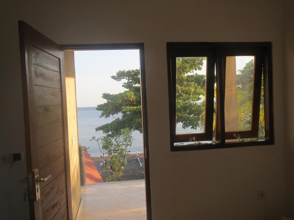 Amed Sari Beach Guesthouse Екстер'єр фото