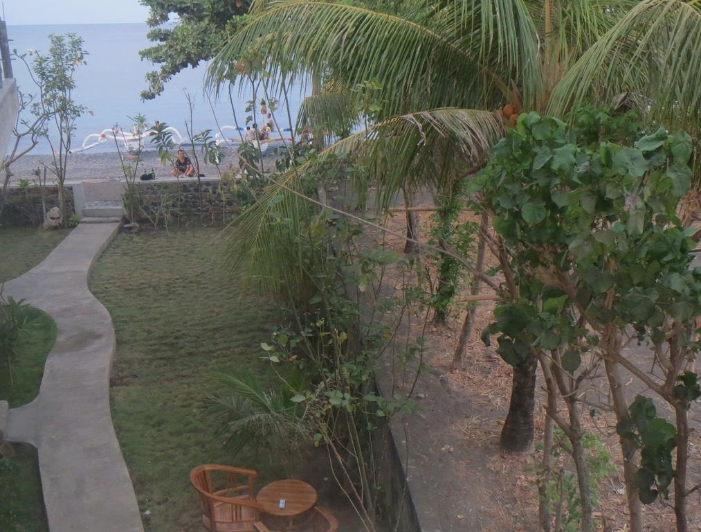 Amed Sari Beach Guesthouse Екстер'єр фото
