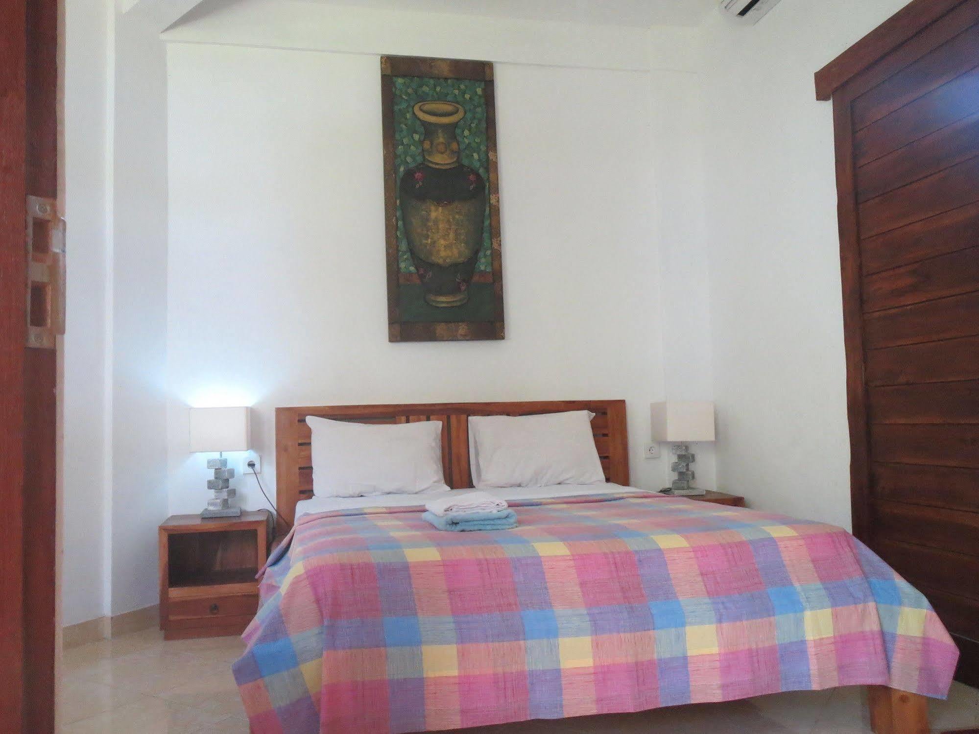 Amed Sari Beach Guesthouse Екстер'єр фото