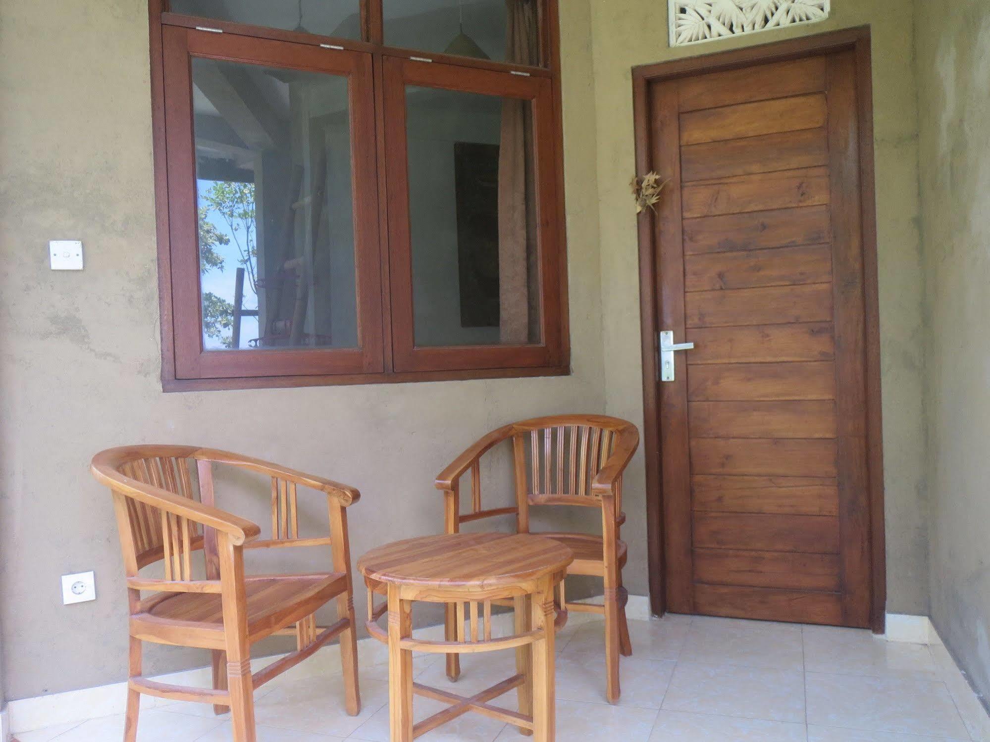 Amed Sari Beach Guesthouse Екстер'єр фото