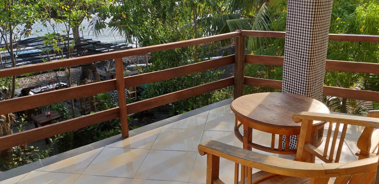 Amed Sari Beach Guesthouse Екстер'єр фото